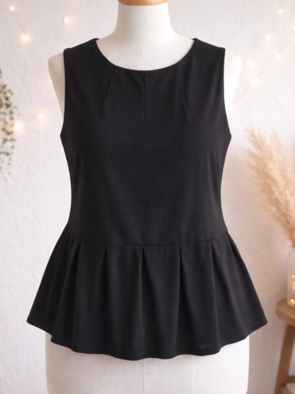 Mossimo Black Sleeveless Top Shirt L Minimalist Chic Workwear Office Layer